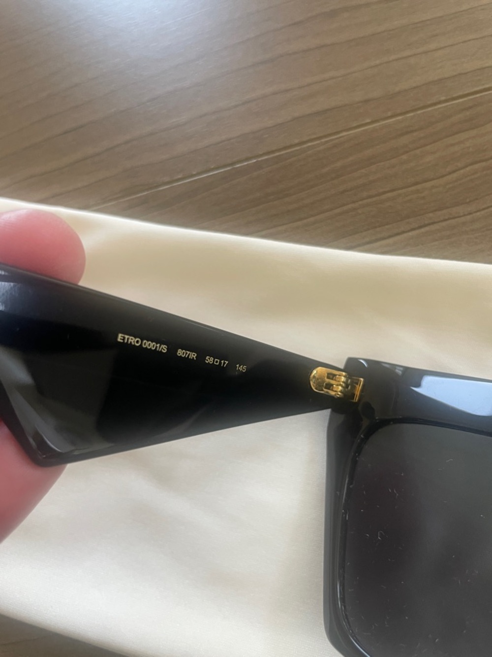 Black ETRO Oversized Womens Square Sunglasses W/Gold trim - Picture 5 of 5